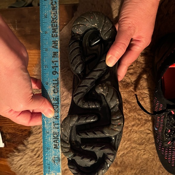 Black/hyper pink Nike Women’s Vapor Max, women’s 7.5 - Picture 2 of 8